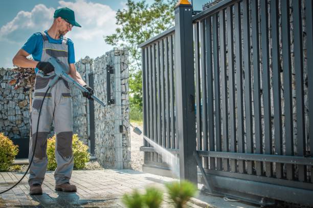 Best Animal Enclosure Cleaning  in Longwood, FL